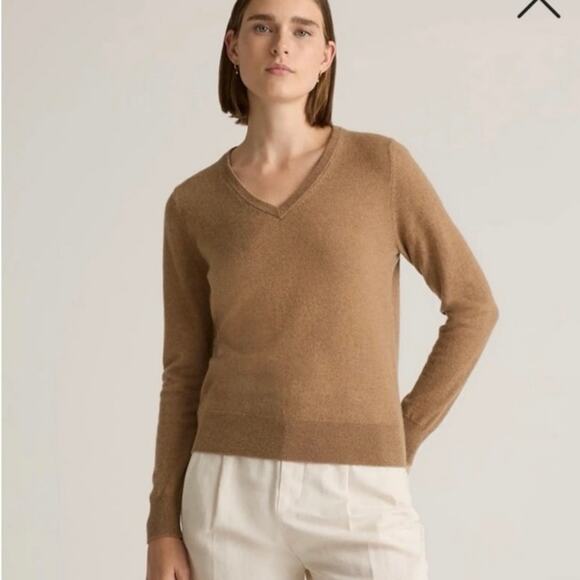 Quince Mongolian Cashmere V-Neck Knit Luxury Sweater Tan Brown Small - Picture 1 of 5